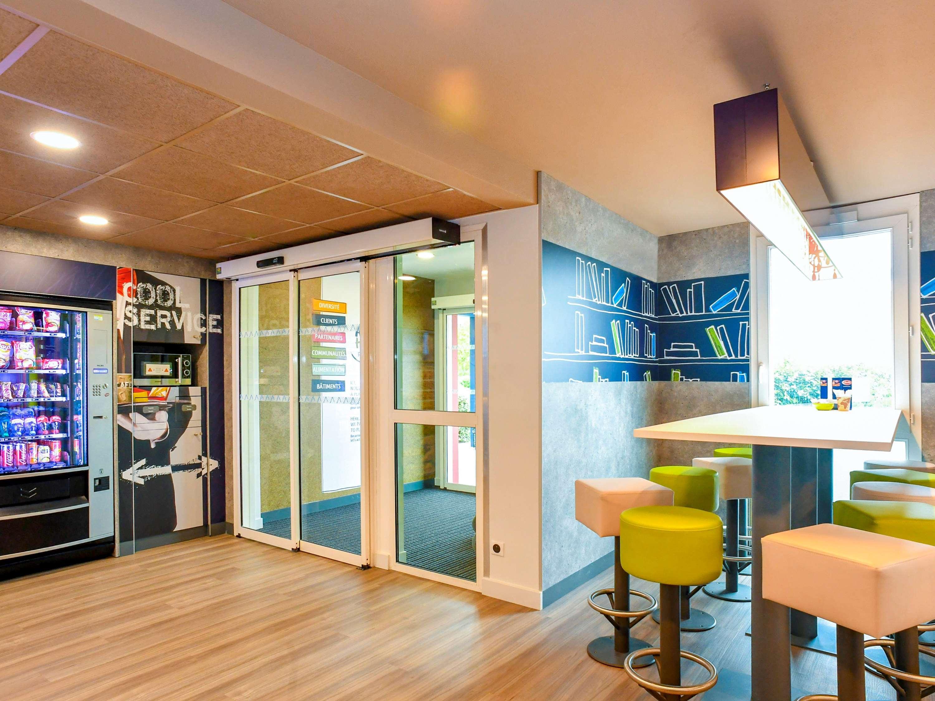 Ibis Budget קוטאנס מראה חיצוני תמונה